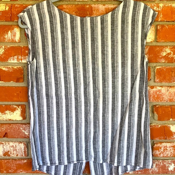 Striped Button Back Top - Picture 1 of 2